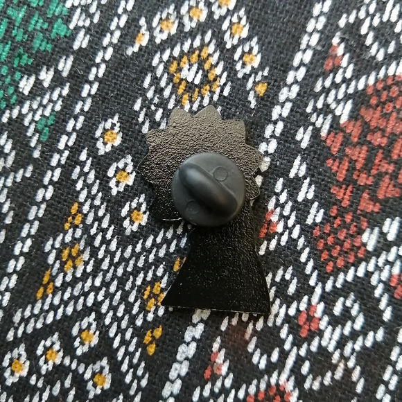 📍2/20$ Lisa Simpson Enamel Pin NWOT - Picture 4 of 6